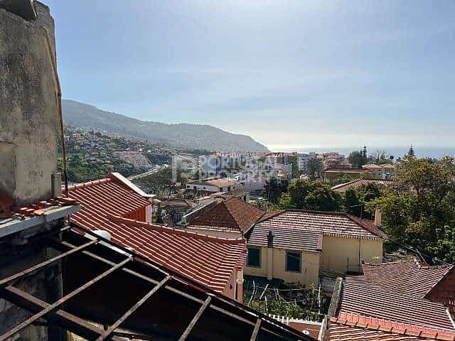 Wylądować w Funchal, Madeira 11733426