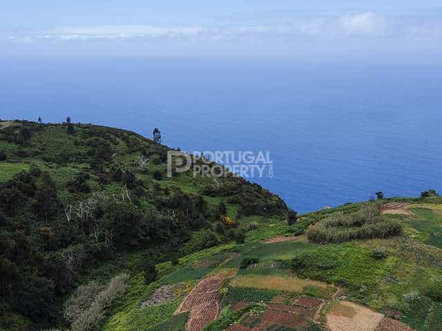 الأرض في Estreito da Calheta, Madeira 11733446