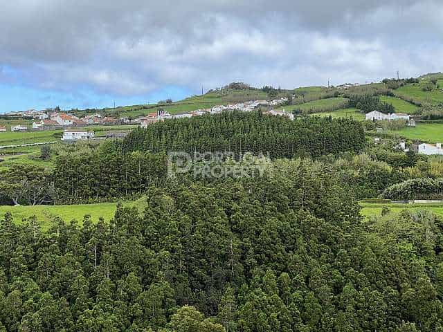 Wylądować w Ponta Delgada, Azory 11733481