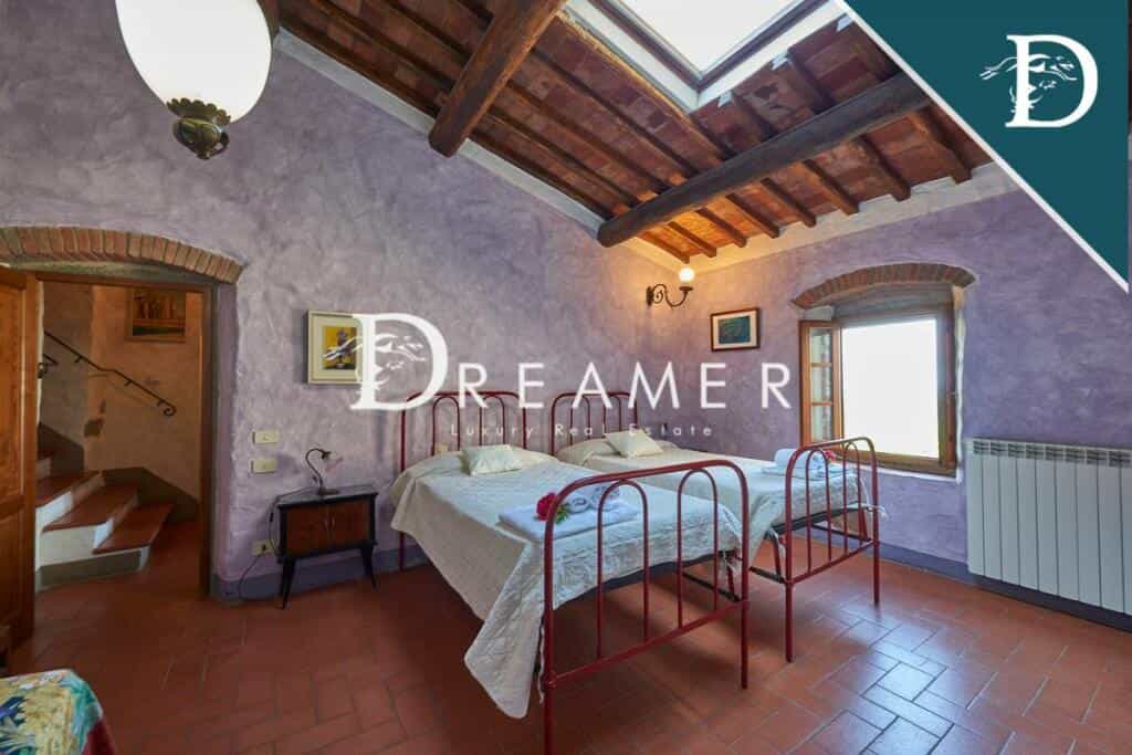 Rumah di Greve in Chianti, Tuscany 11733760