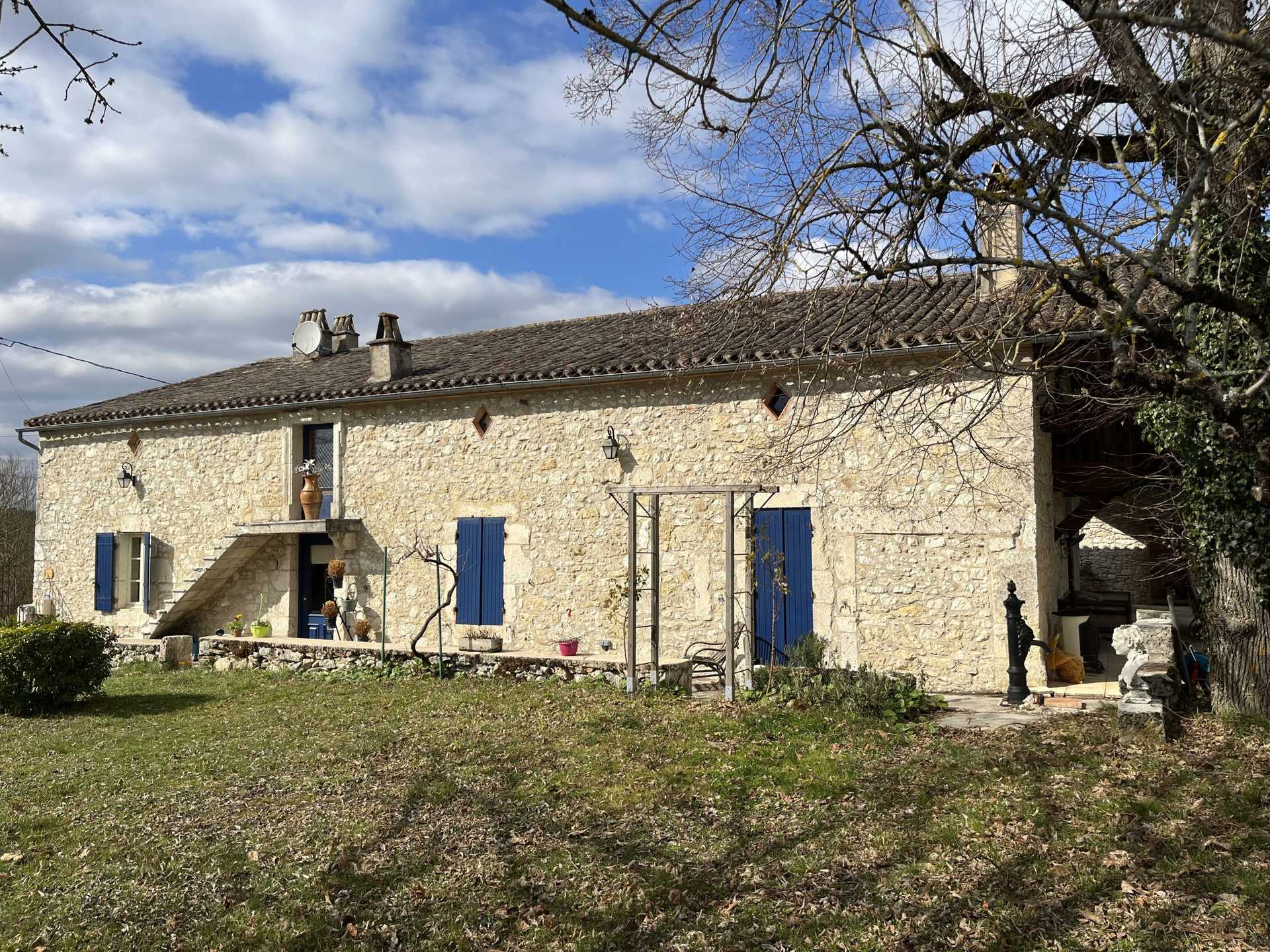 Talo sisään La Sauvetat-du-Dropt, Nouvelle-Aquitaine 11733925
