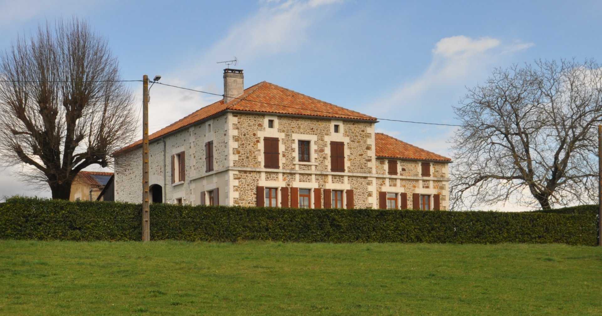 Casa nel Montbron, Nouvelle-Aquitaine 11733927