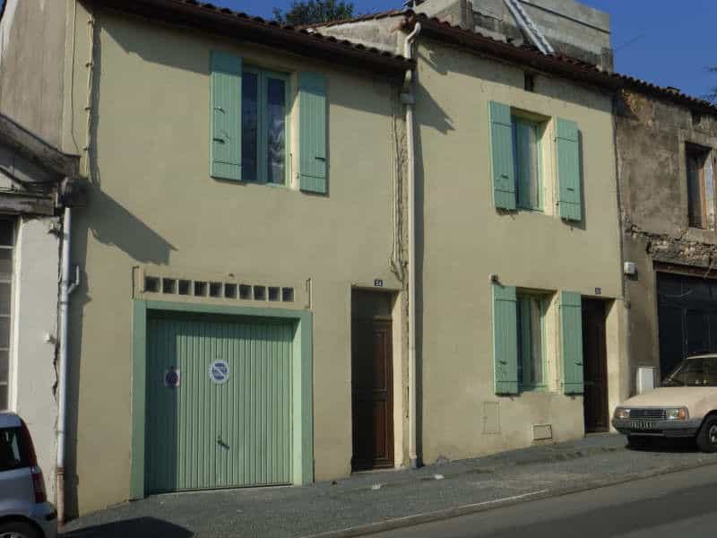 Hus i Fumel, Nouvelle-Aquitaine 11734011