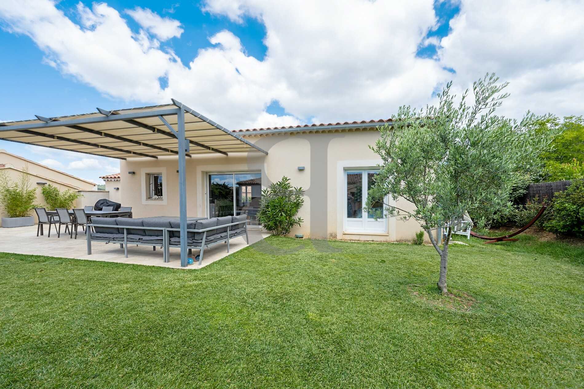 Talo sisään bedoiinit, Provence-Alpes-Cote d'Azur 11734015