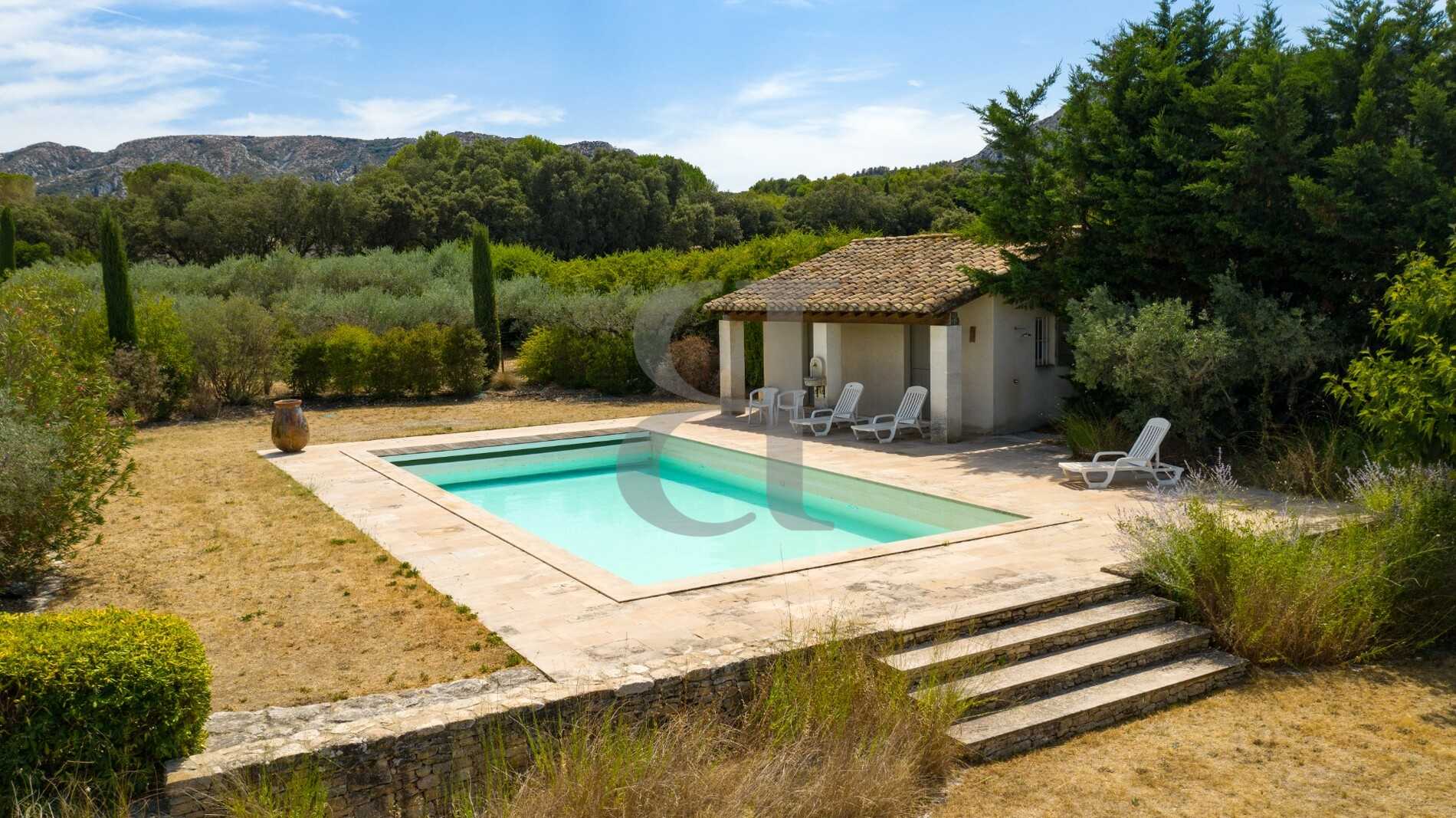 Huis in Eygalières, Provence-Alpes-Côte d'Azur 11734026