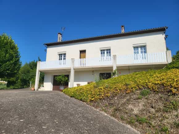 House in Castillonnes, Nouvelle-Aquitaine 11734038