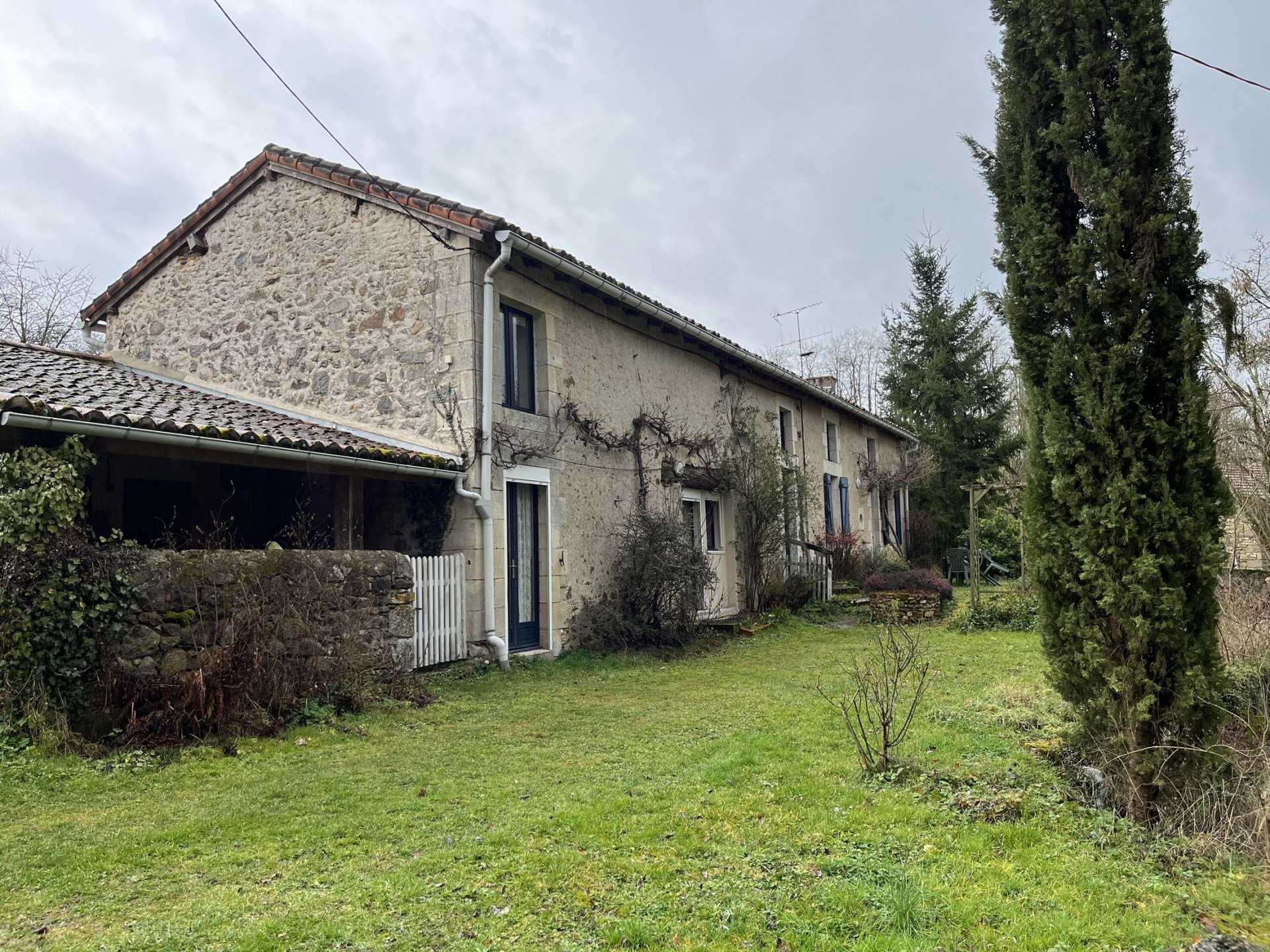 Rumah di L'Isle-Jourdain, Occitanie 11734082