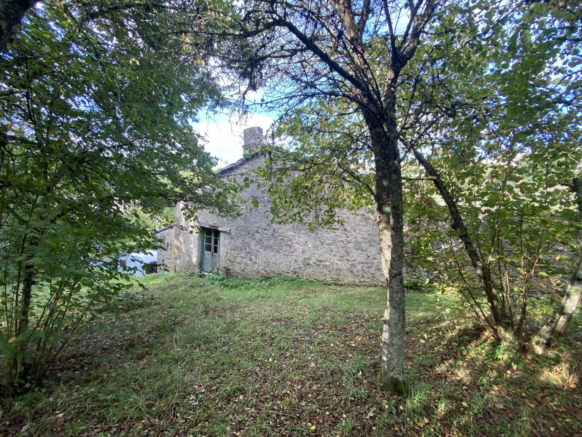 房子 在 Bellac, Nouvelle-Aquitaine 11734112