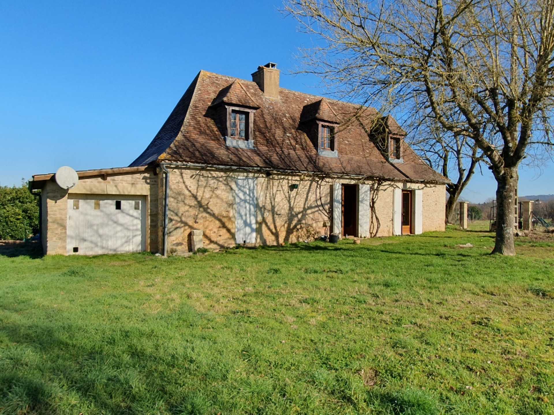 Talo sisään Le Buisson-de-Cadouin, Nouvelle-Aquitaine 11734132
