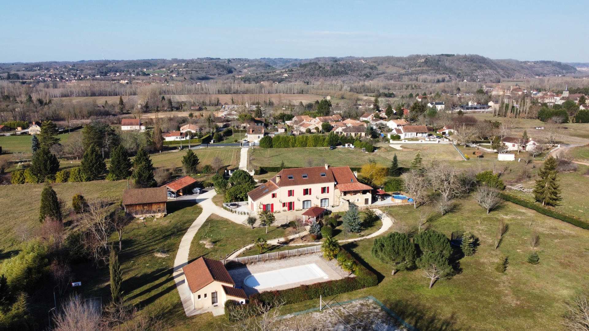 Hus i La Tour, Provence-Alpes-Cote d'Azur 11734351