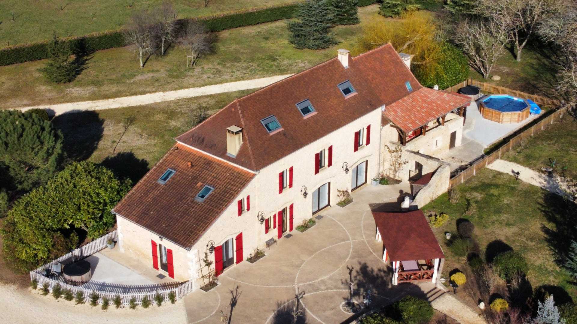 Rumah di La Tour, Provence-Alpes-Côte d'Azur 11734351