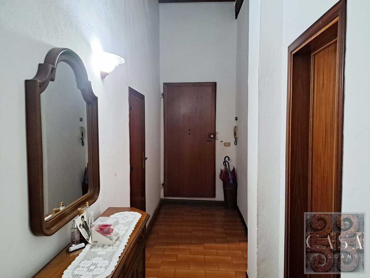 Condominium in San Gimignano, Tuscany 11734382