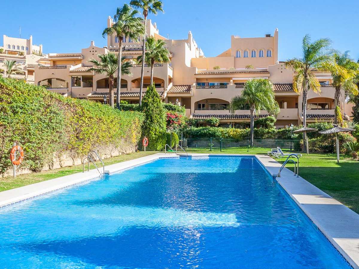 Condominium in Marbella, Andalusia 11734392