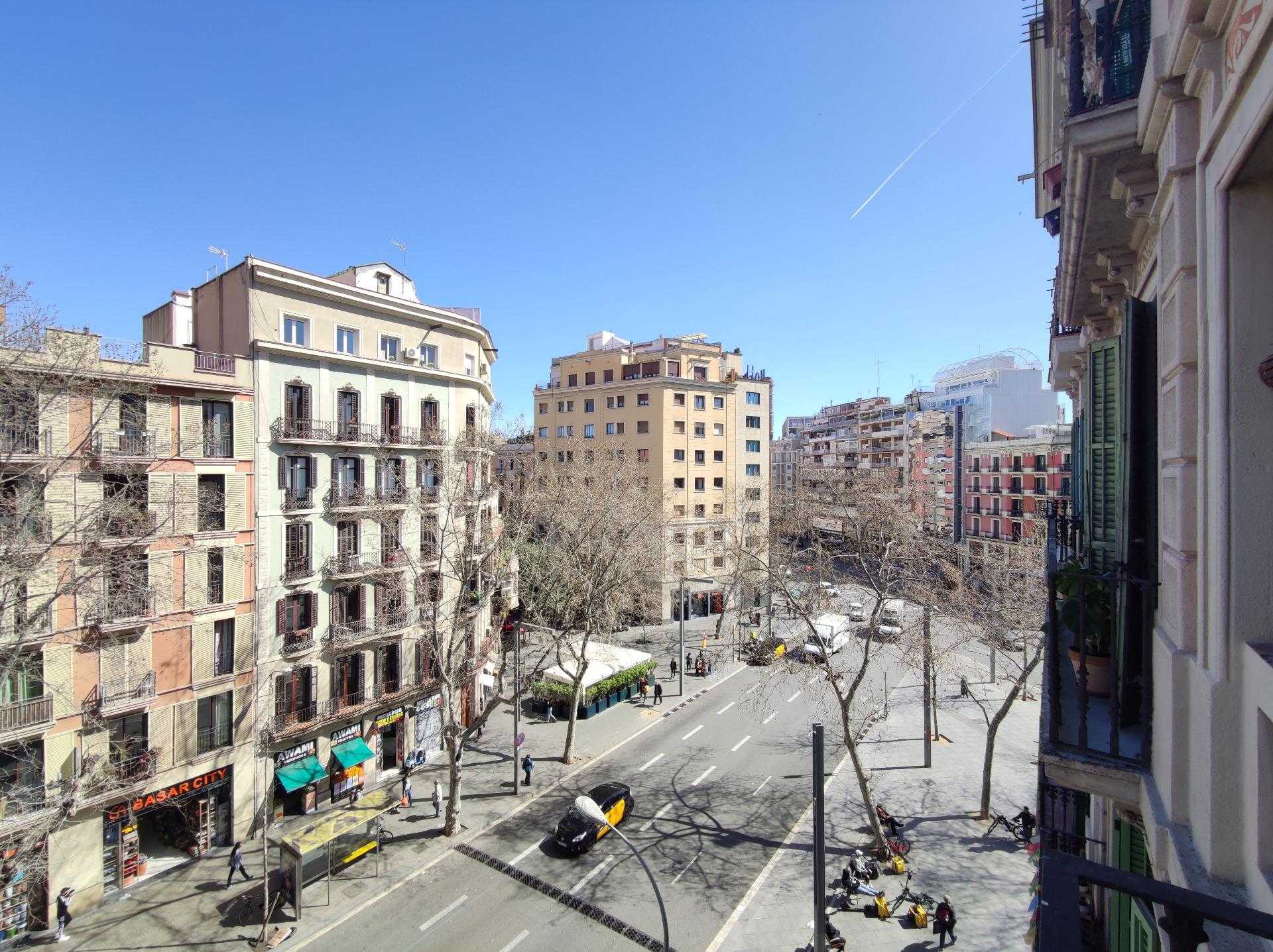भूमि में Barcelona, Cataluña 11734419