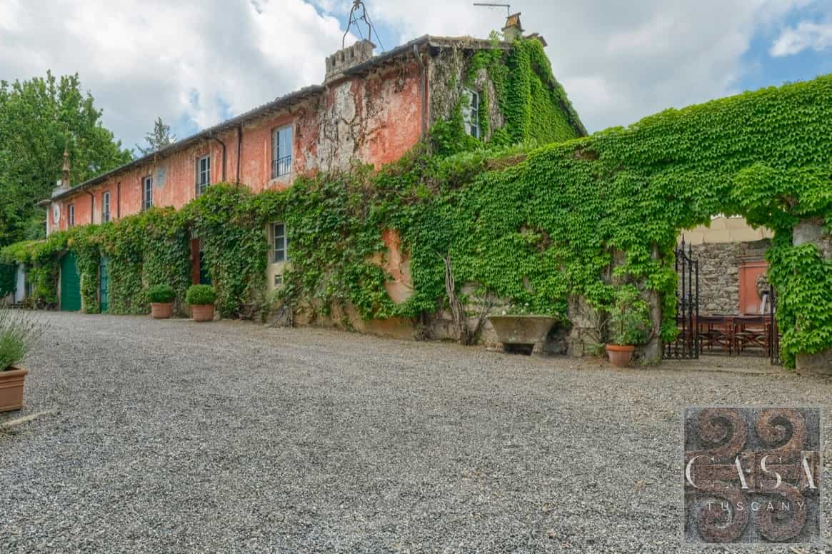 Rumah di Lucca, Tuscany 11734461