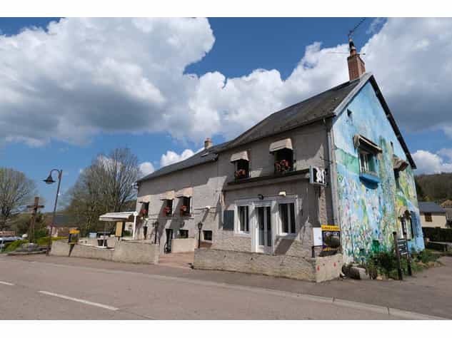 אַחֵר ב Saint-Léger-de-Fougeret, Bourgogne-Franche-Comté 11734850