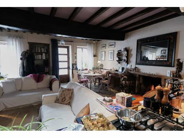 σπίτι σε Menessaire, Bourgogne-Franche-Comte 11734856