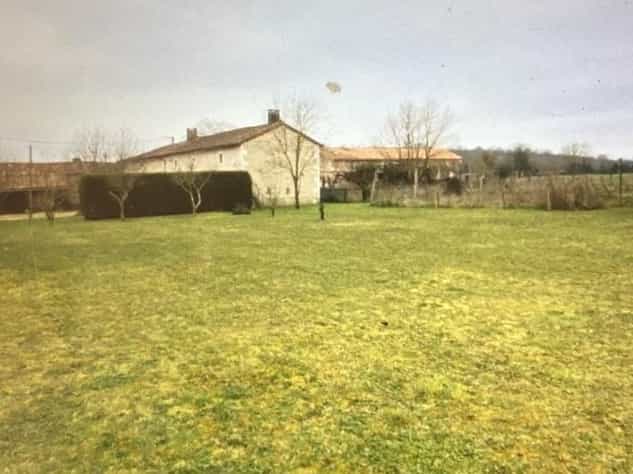 بيت في Champniers, Nouvelle-Aquitaine 11734865
