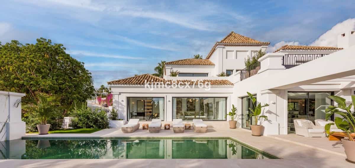 House in Marbella, Andalusia 11734914