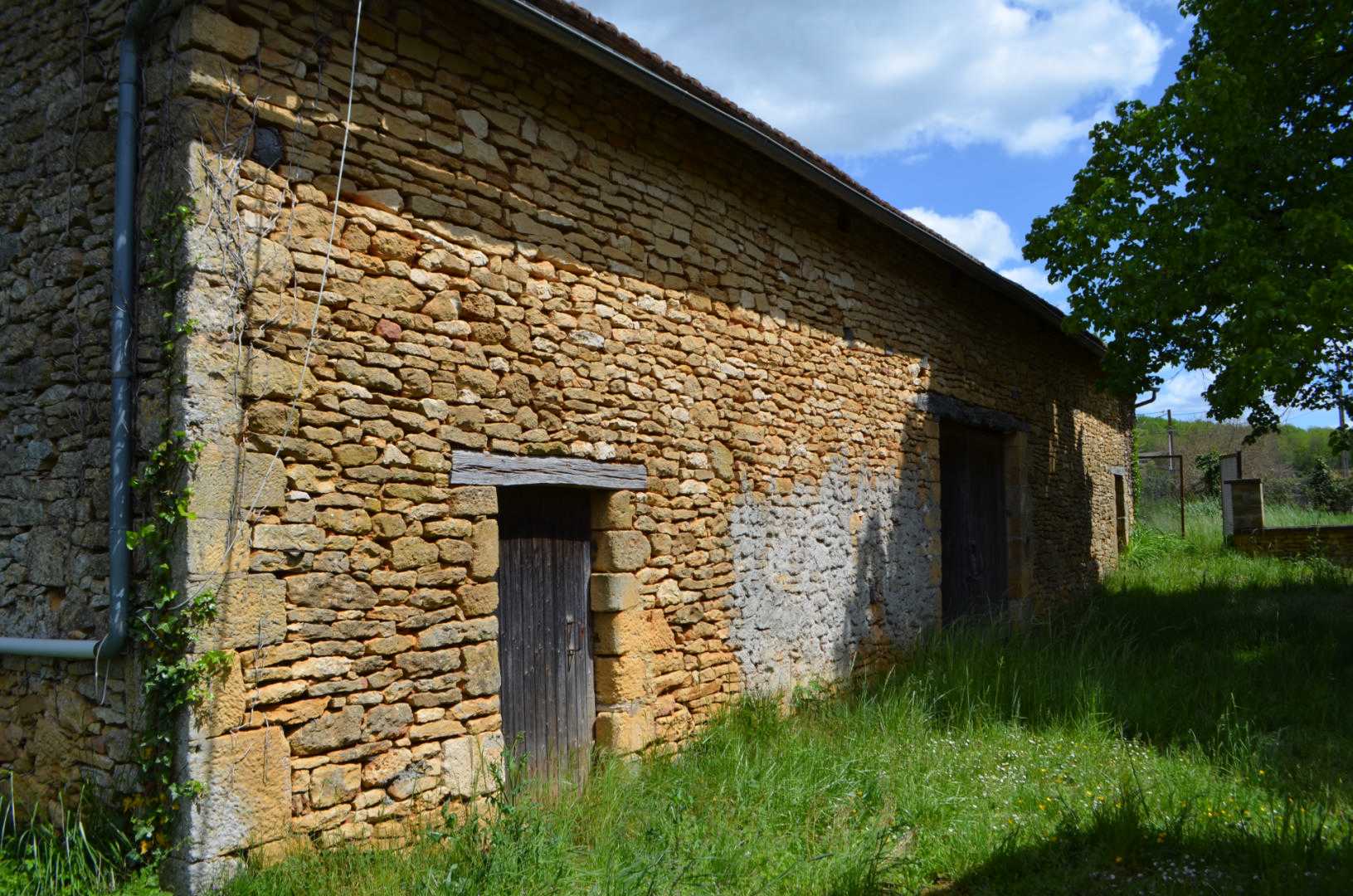 بيت في Saint-Cyprien, Nouvelle-Aquitaine 11735209