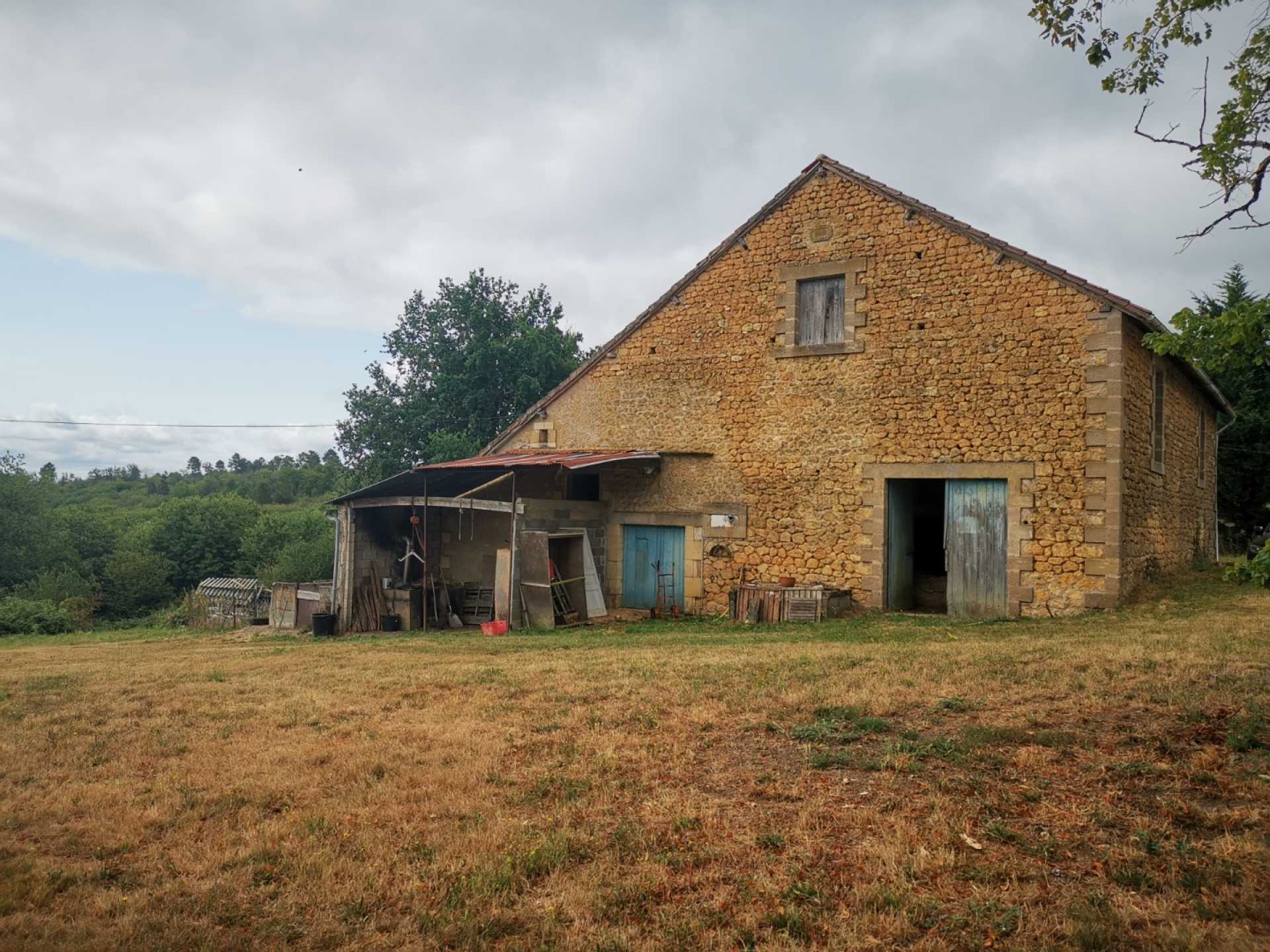 房子 在 Saint-Cyprien, Occitanie 11735249