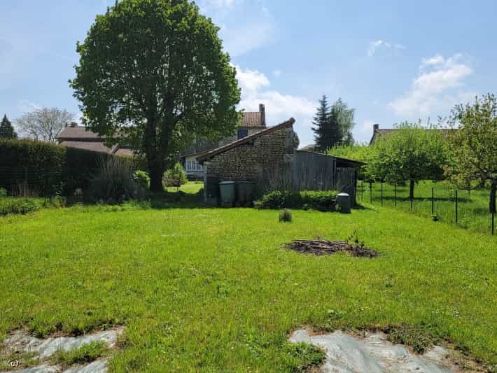 House in Lizant, Nouvelle-Aquitaine 11735314