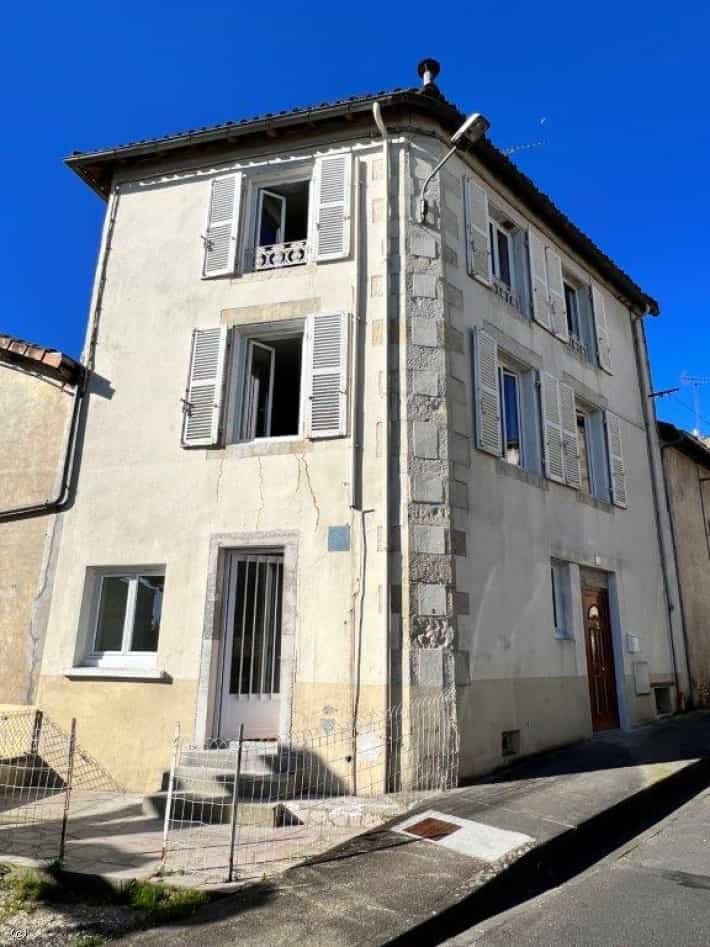 Hus i Ruffec, Nouvelle-Aquitaine 11735320