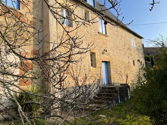 Huis in Hautefort, Nouvelle-Aquitaine 11735443