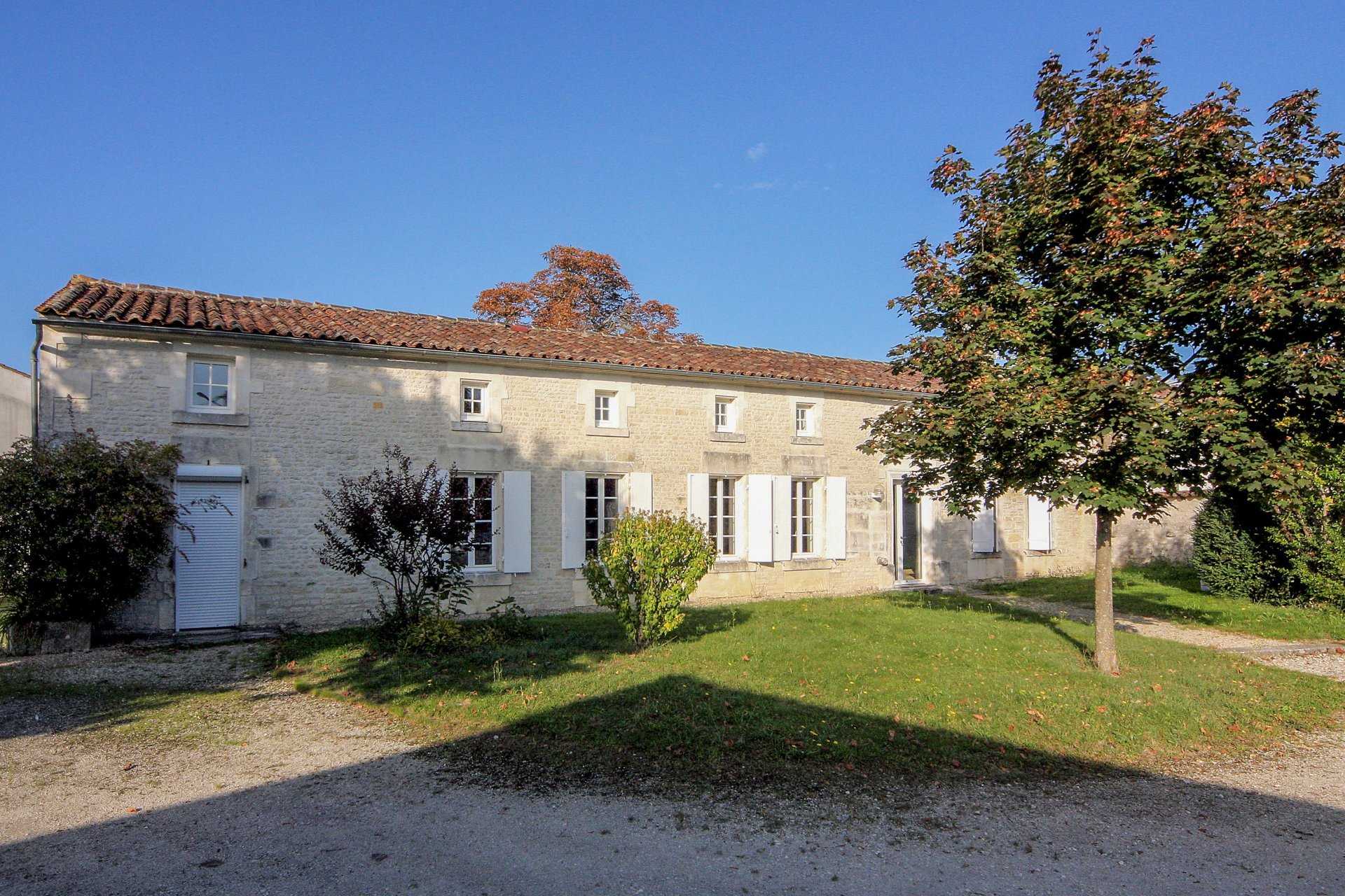 σπίτι σε Jarnac, Nouvelle-Aquitaine 11735457