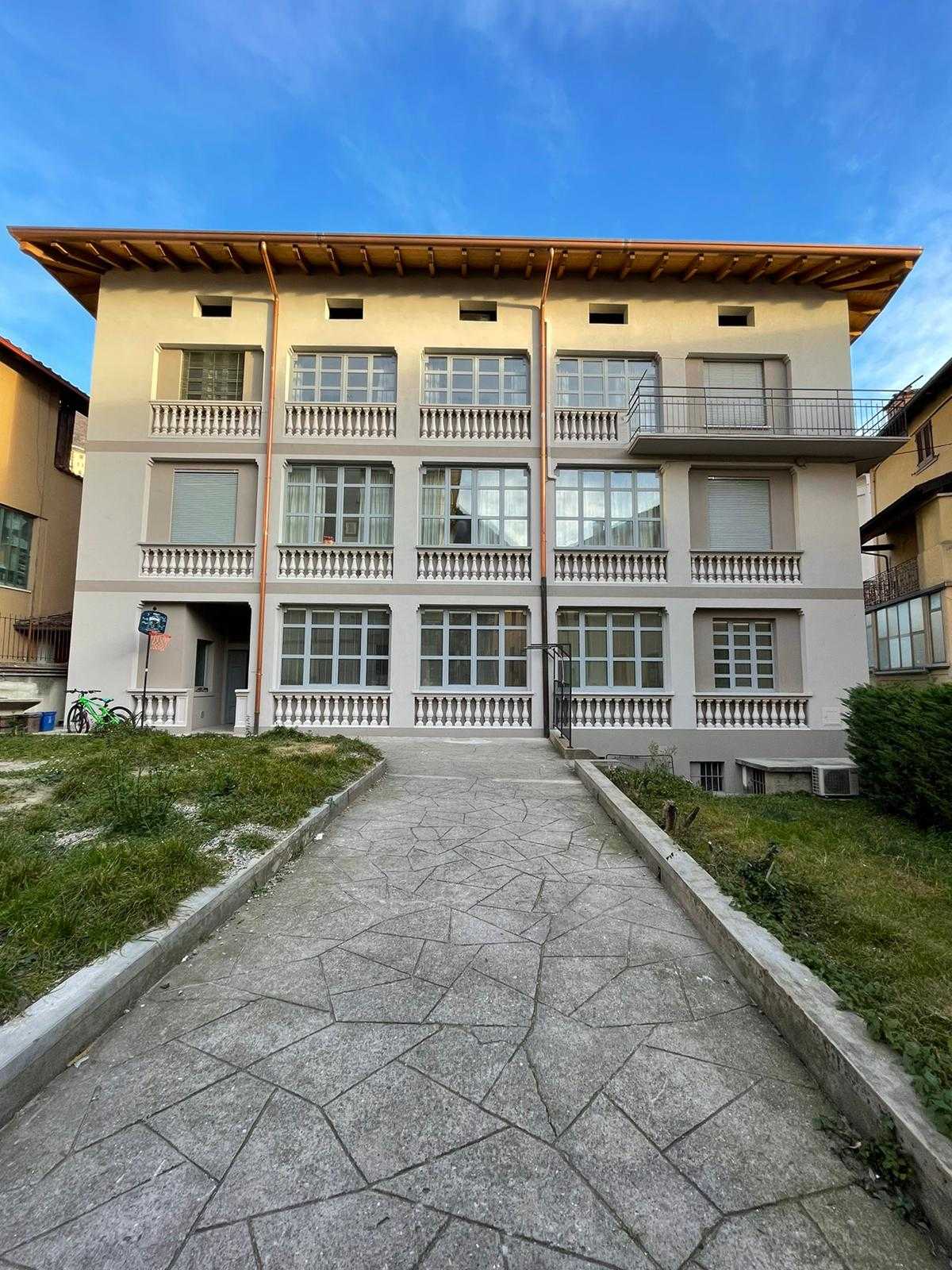 Condominio nel Tavernola Bergamasca, Lombardia 11735496