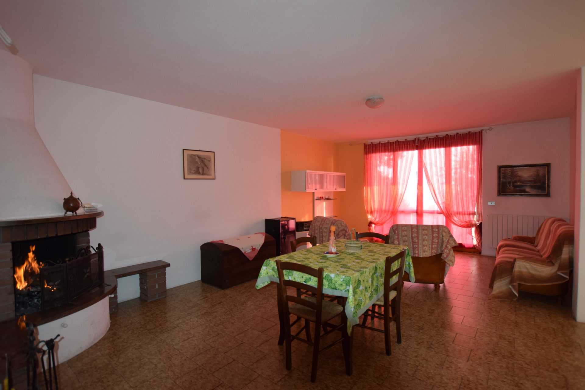 Condominium in Predore, Lombardy 11735500
