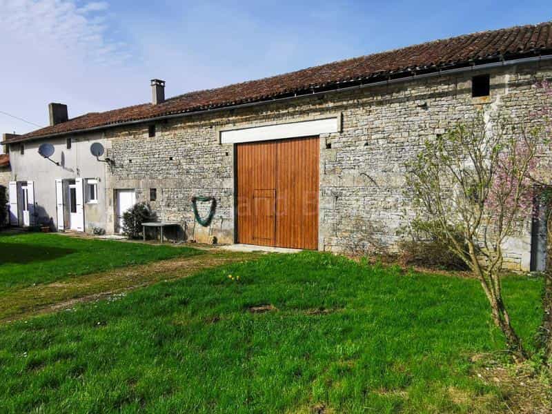 Dom w Civray, Nouvelle-Aquitaine 11735504