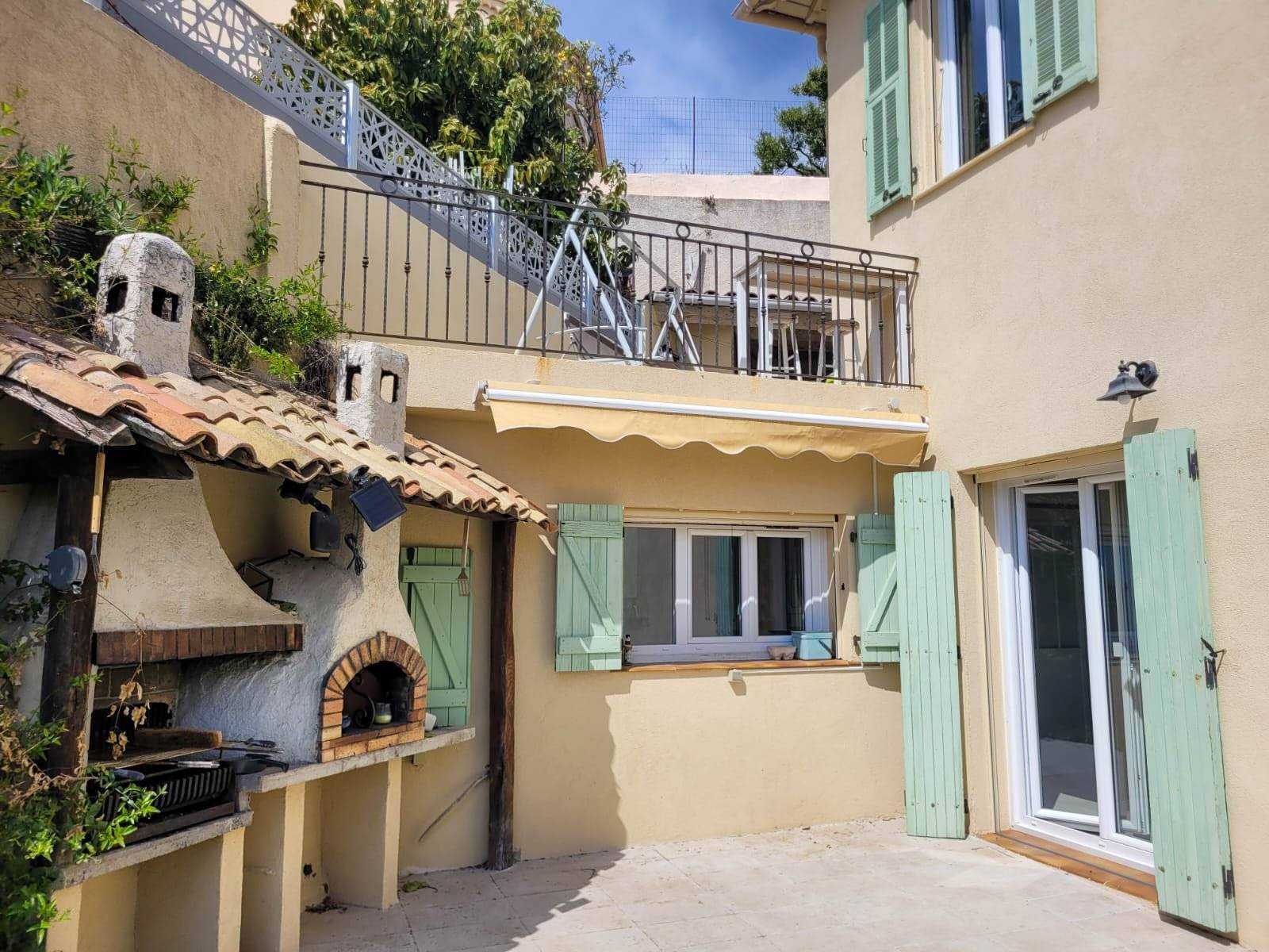 House in Nice, Provence-Alpes-Cote d'Azur 11735526