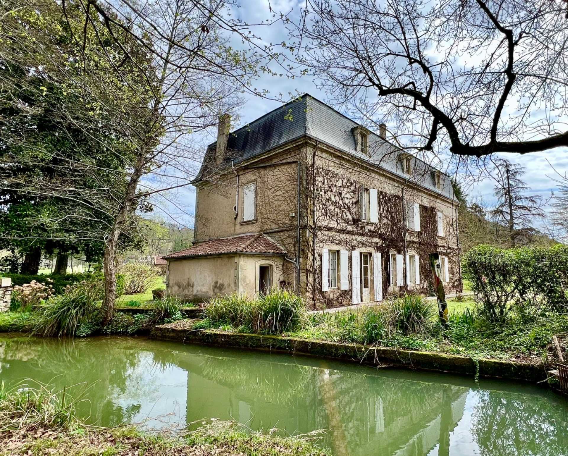 Dom w Puy-l'Eveque, Oksytania 11735575