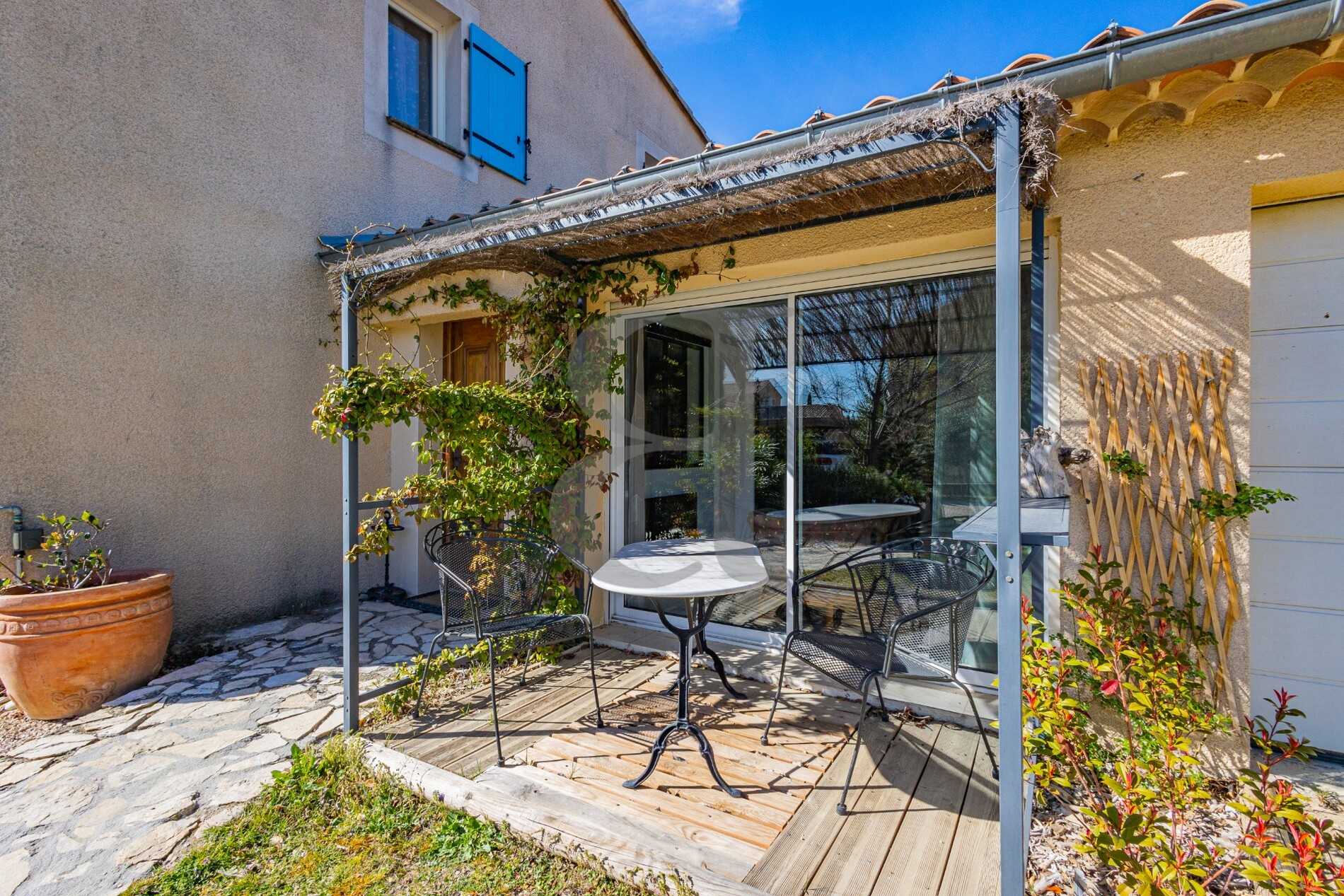 Talo sisään bedoiinit, Provence-Alpes-Cote d'Azur 11735614