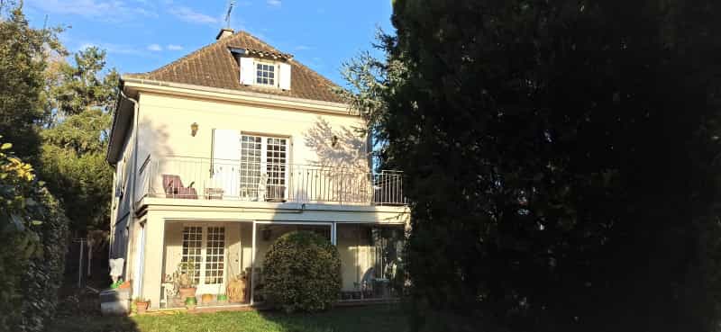 House in Villeneuve-sur-Lot, Nouvelle-Aquitaine 11735712