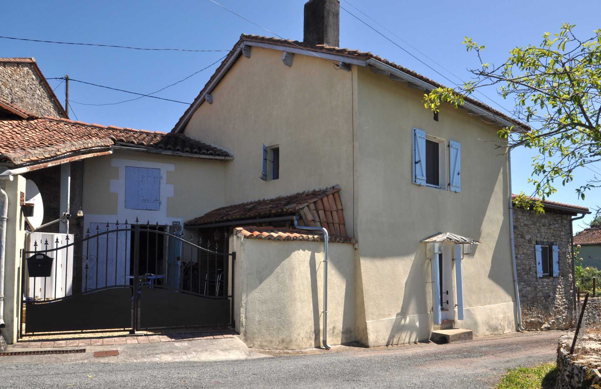 House in Varaignes, Nouvelle-Aquitaine 11735787