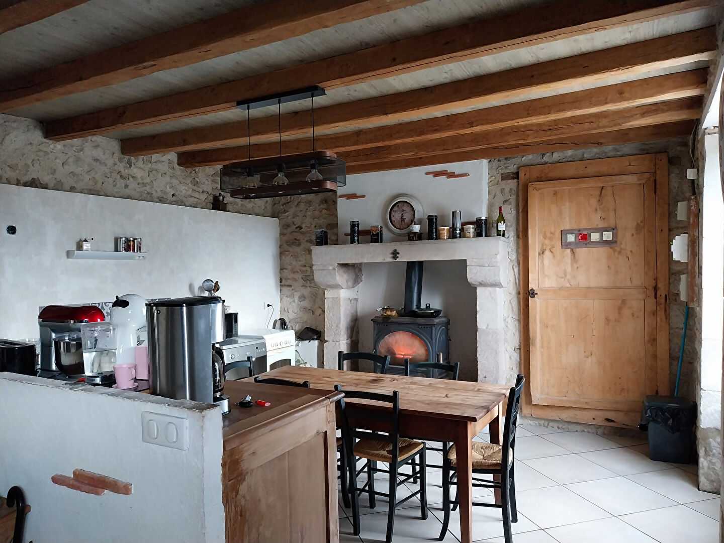casa no Terres-de-Haute-Charente, Nouvelle-Aquitaine 11735791