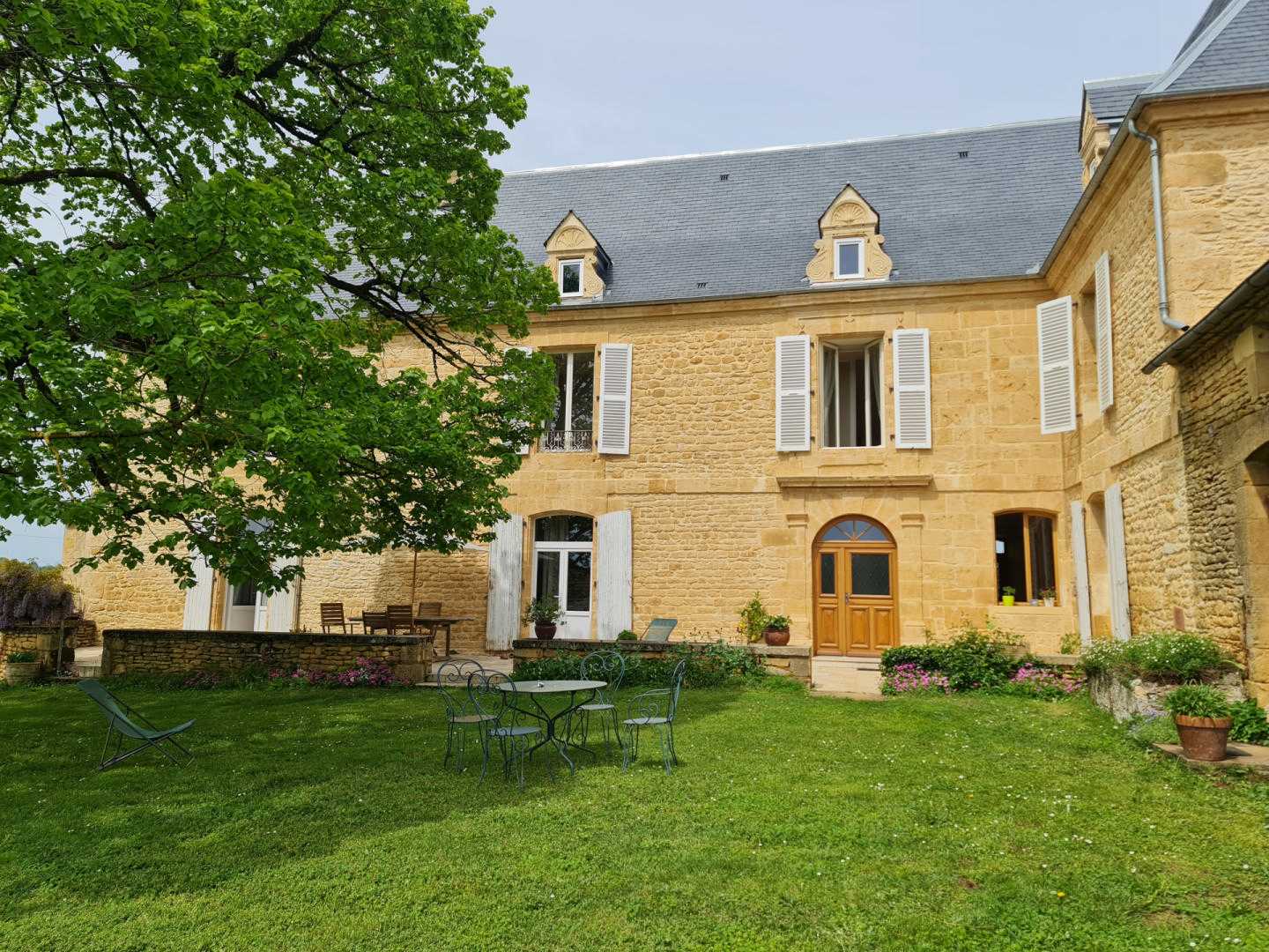 Talo sisään Sarlat-la-Caneda, Nouvelle-Aquitaine 11735846
