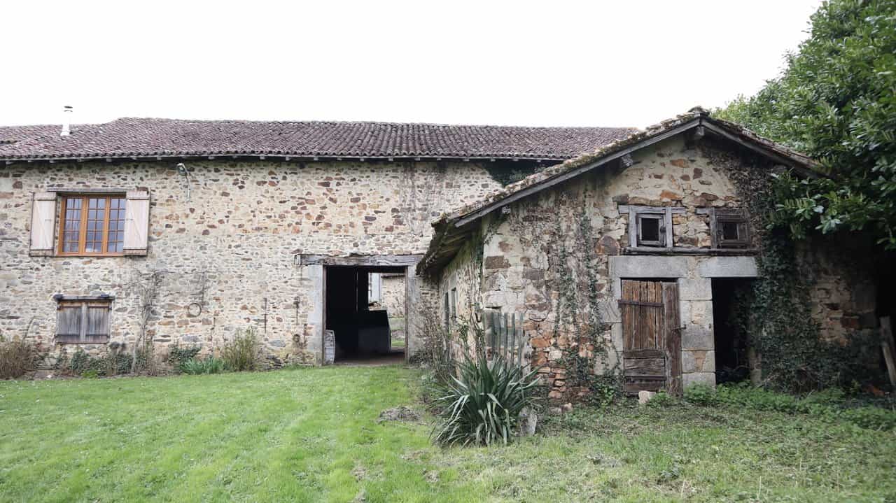 Casa nel Lesterps, Nouvelle-Aquitaine 11735883