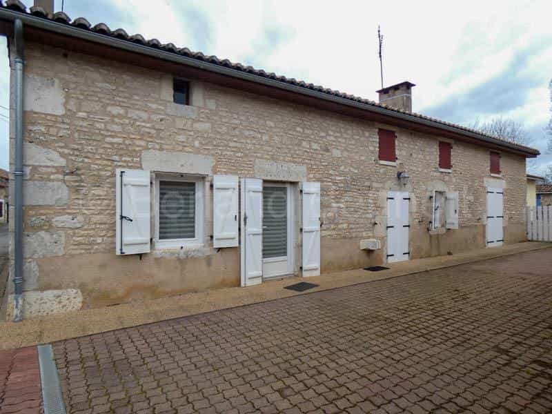 House in Payroux, Nouvelle-Aquitaine 11735901
