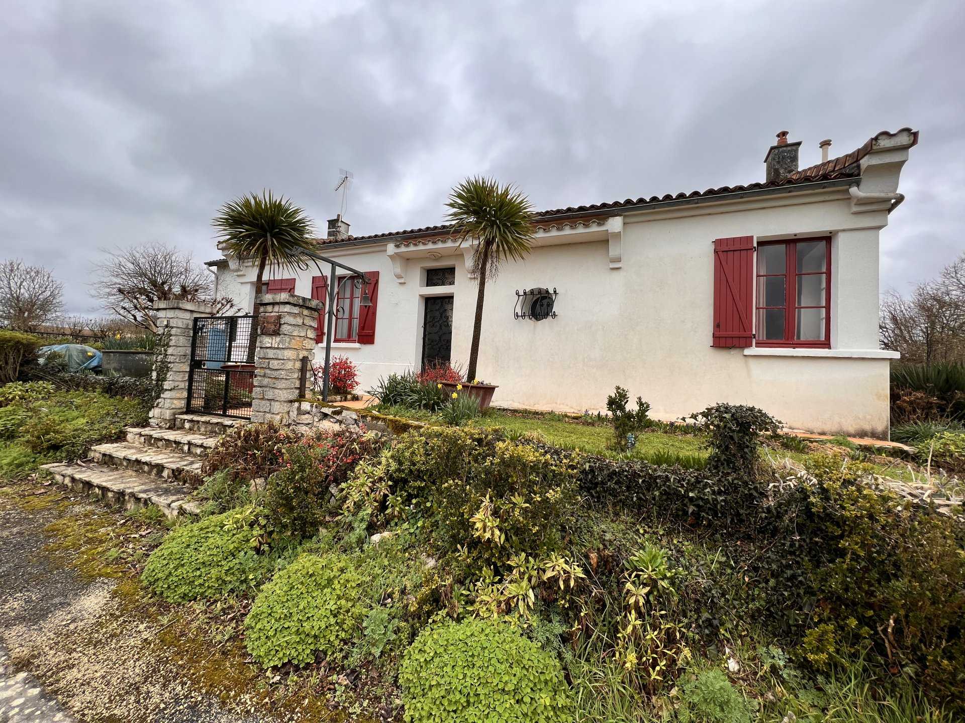 House in Ruffec, Nouvelle-Aquitaine 11735975