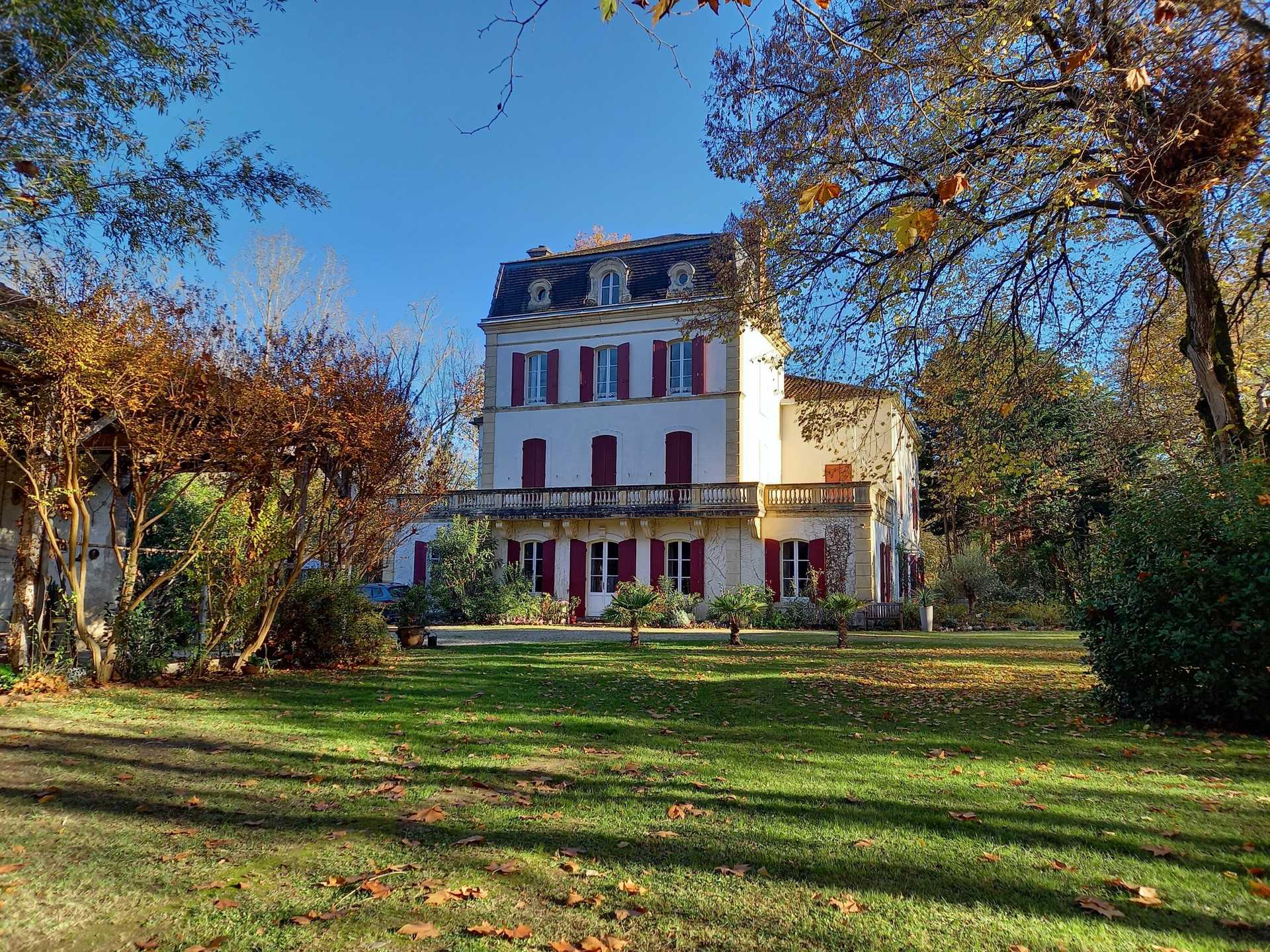 Talo sisään Castelmoron-sur-Lot, Nouvelle-Aquitaine 11735999