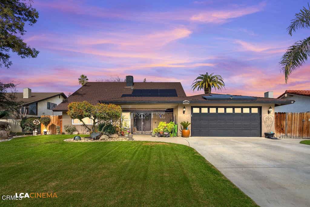 House in Bakersfield, California 11736001