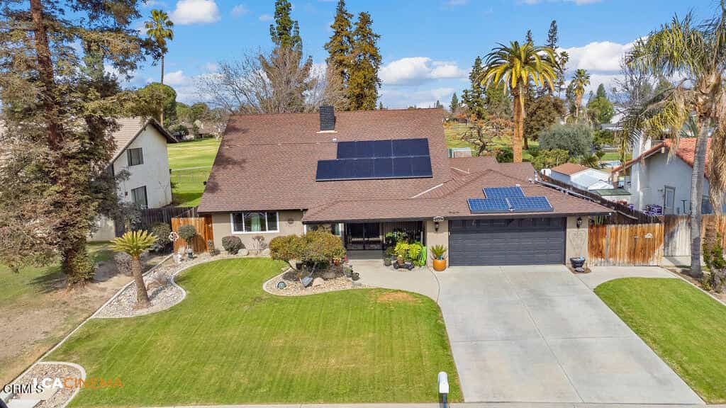 House in Bakersfield, California 11736001