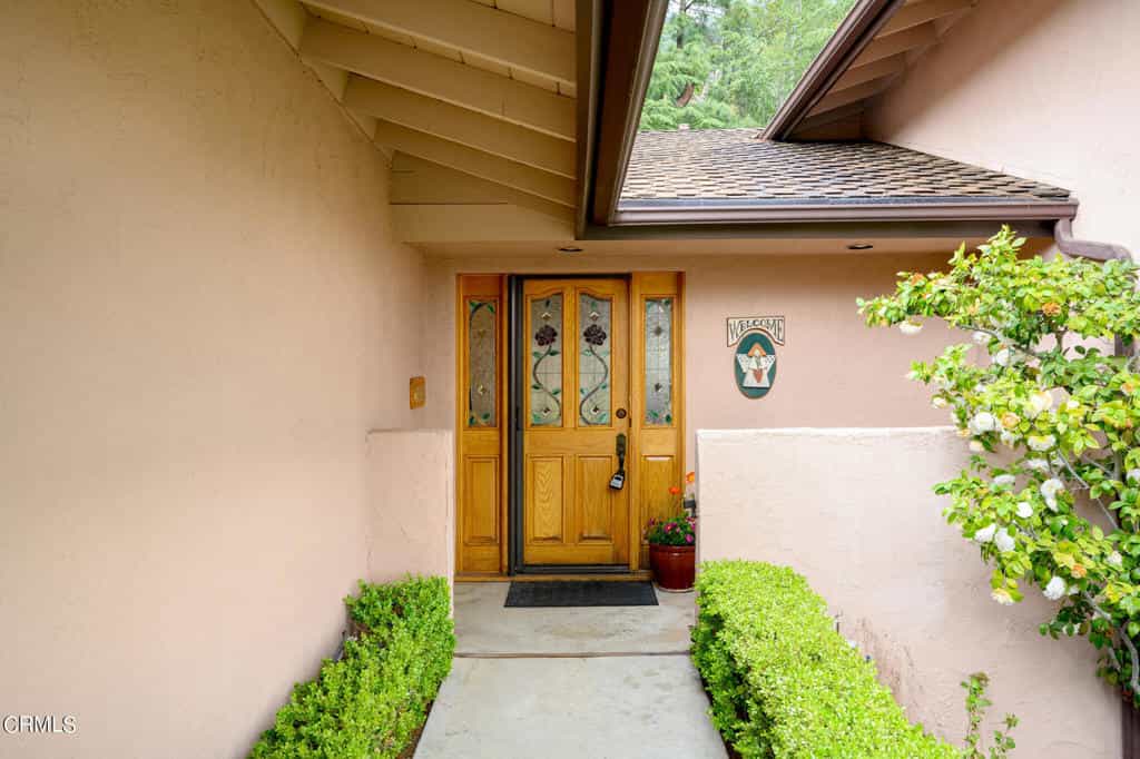 House in La Crescenta-Montrose, California 11736011