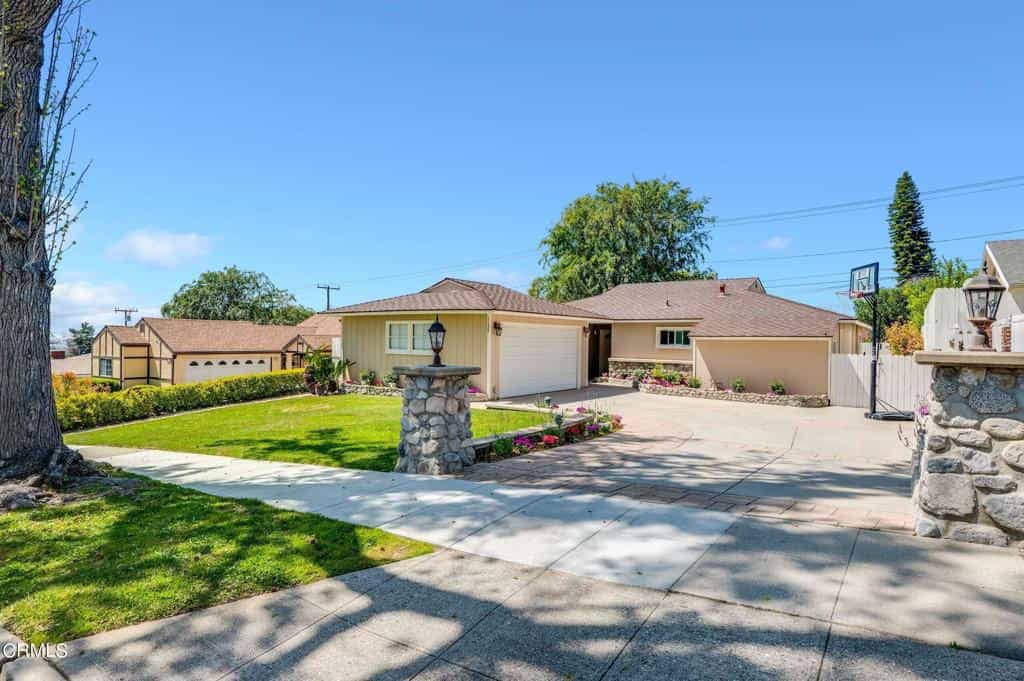 House in Kinneloa Mesa, California 11736033
