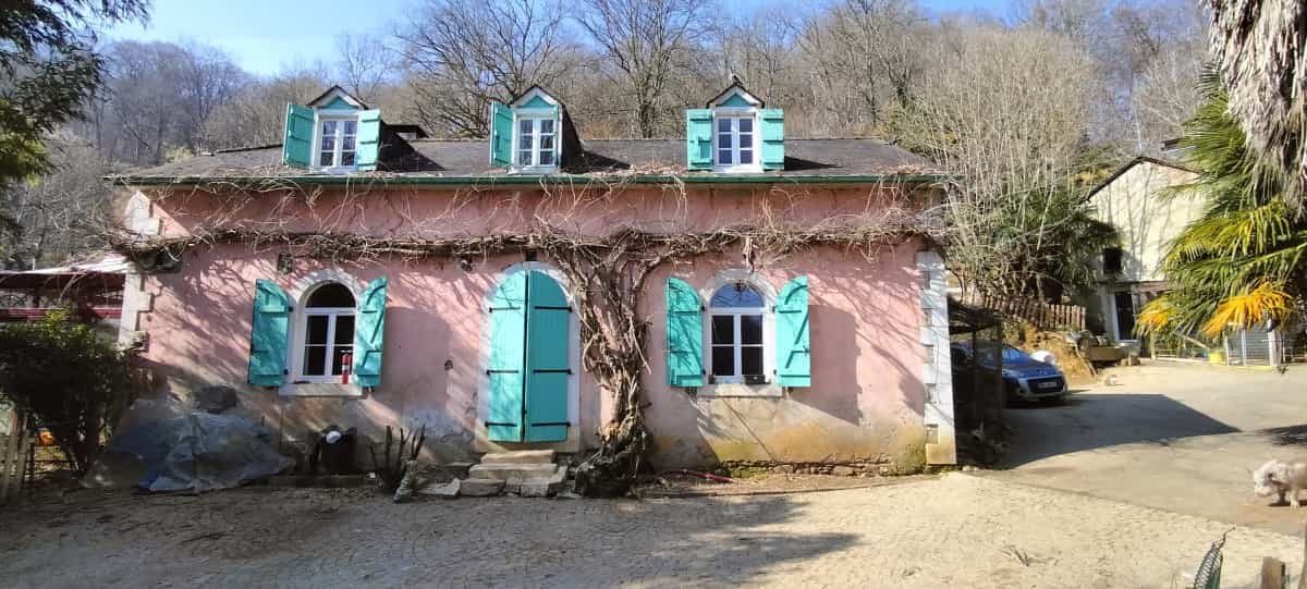 House in Pau, Nouvelle-Aquitaine 11736034