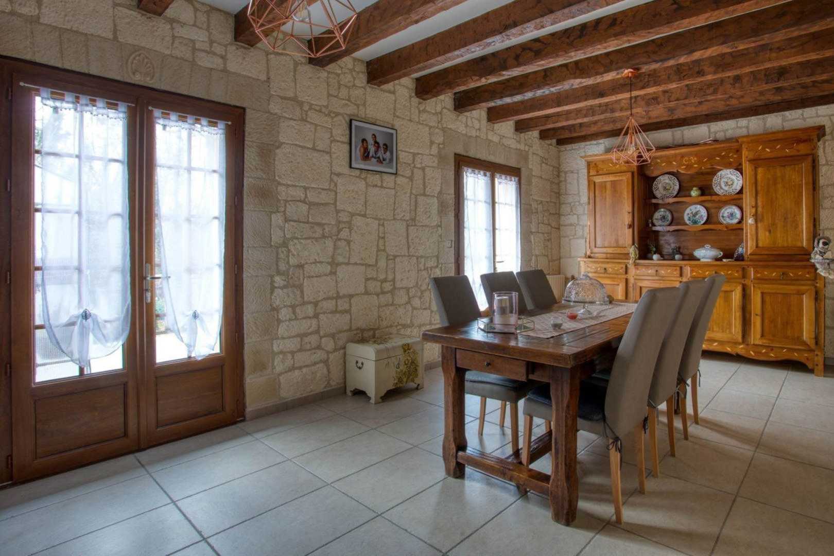 Huis in Sarlat-la-Canéda, Nouvelle-Aquitaine 11736063