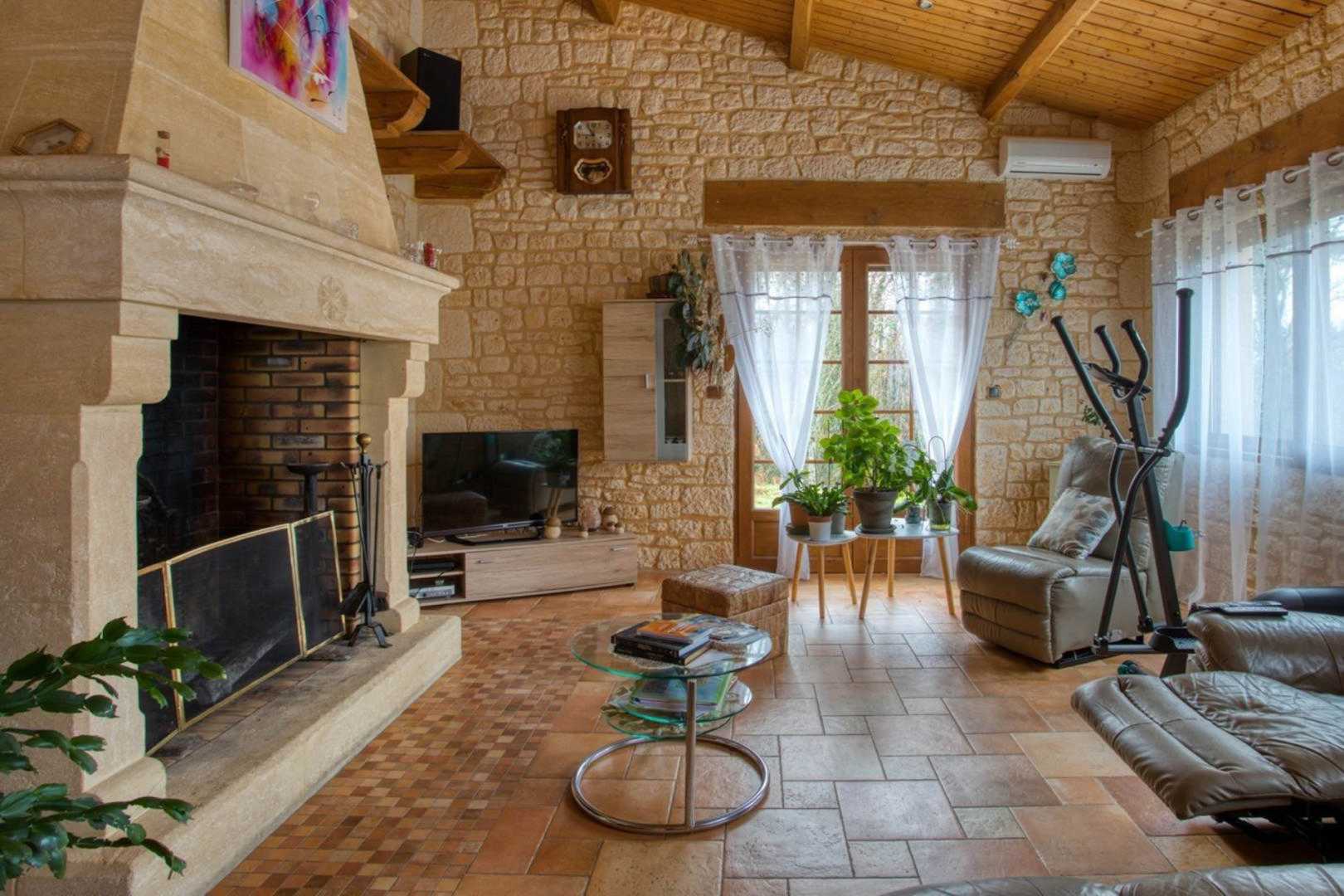 Huis in Sarlat-la-Canéda, Nouvelle-Aquitaine 11736063